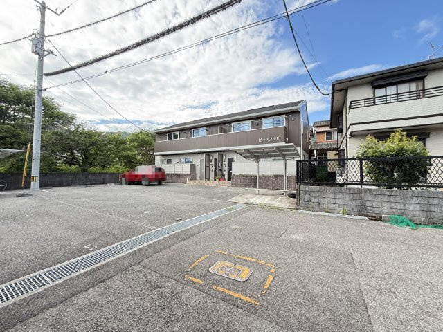 ピースフル Ⅱの駐車場