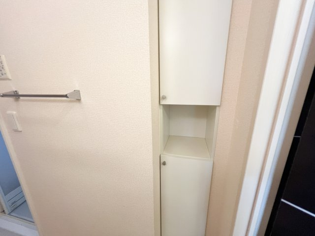 UN DE CES JOURSの玄関