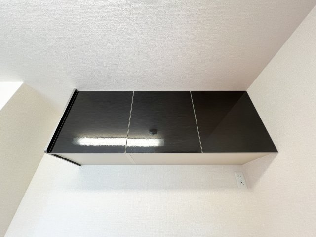 UN DE CES JOURSのその他