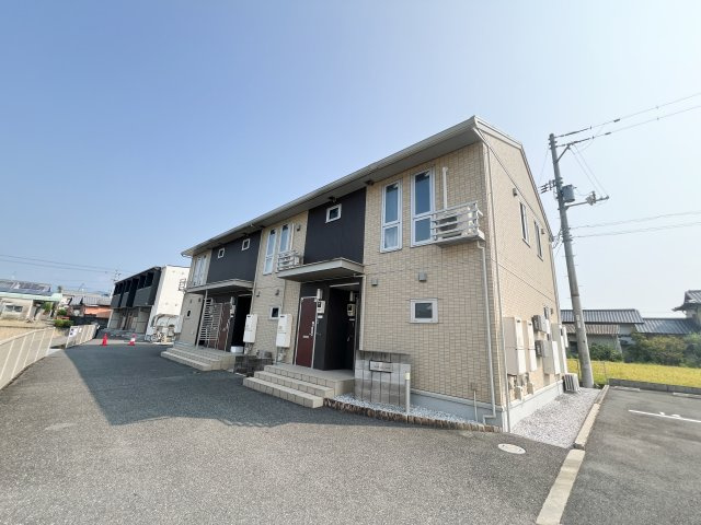 UN DE CES JOURSの外観