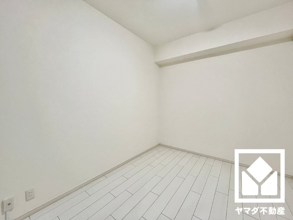 エルシティ桃山の洋室