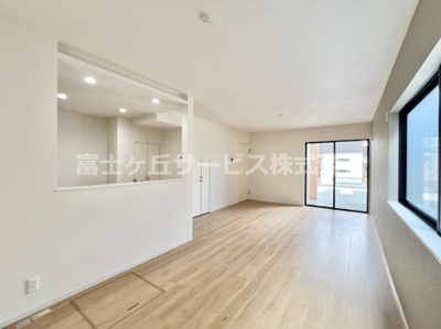 【居間・リビング】 | 富士市岩本 11期 新築一戸建て 3号棟 | 18.8帖のリビングダイニングです