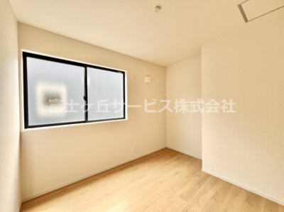 【洋室】 | 富士市岩本 11期 新築一戸建て 3号棟 | 4.9帖の洋室です