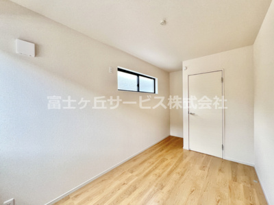 【洋室】 | 富士市岩本 11期 新築一戸建て 3号棟 | 5.5帖の洋室です