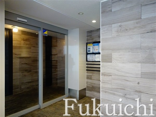 KDXレジデンス自由が丘のエントランス