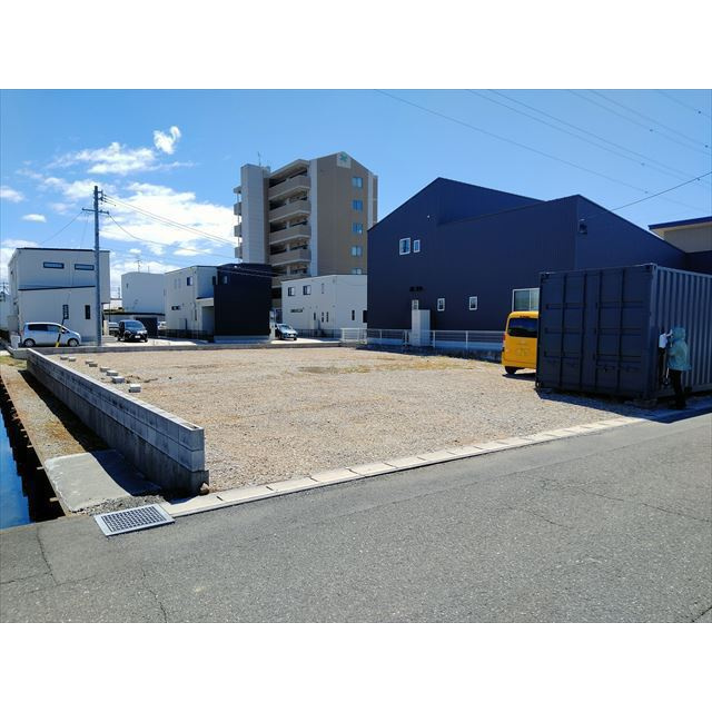 瑞穂市別府の駐車場