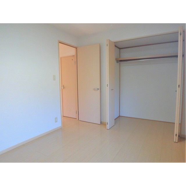 岐阜市長良のアパートの居間・リビング