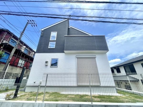 横浜市港南区日野４丁目の新築一戸建の前面道路含む現地写真|周辺環境も合わせてご案内させて頂きます！
お気軽にお問い合わせ下さい！