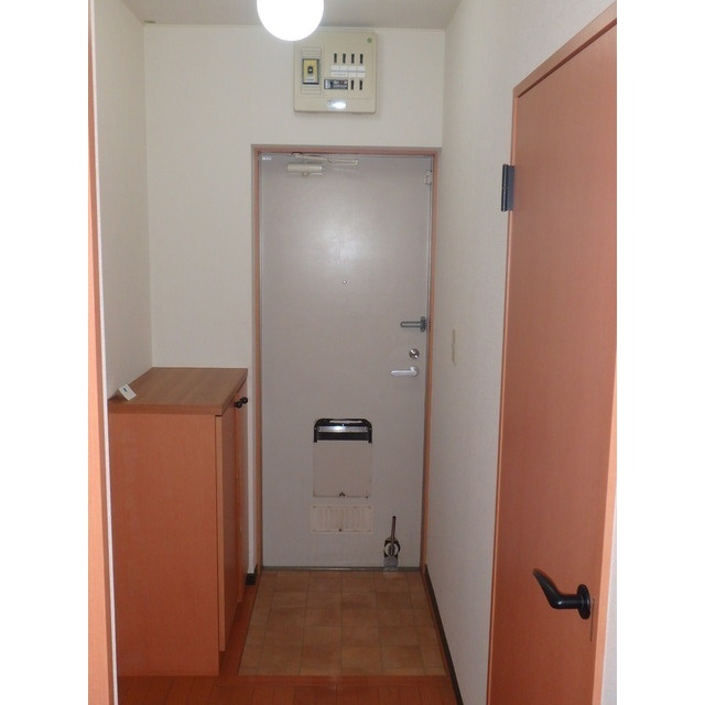 ビクトリーマンションの玄関