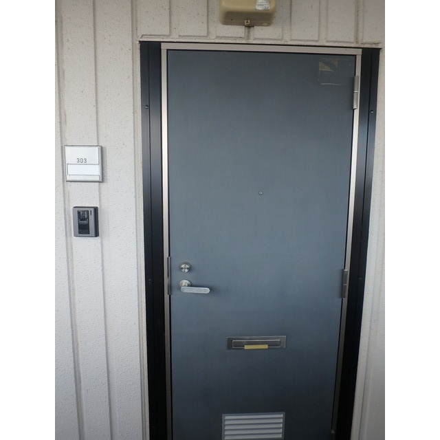 ビクトリーマンションの玄関