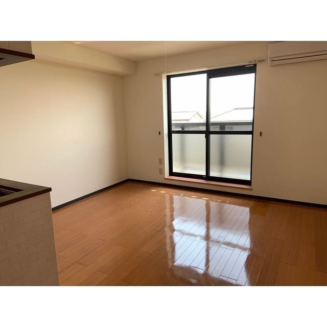 ビクトリーマンションの居間・リビング