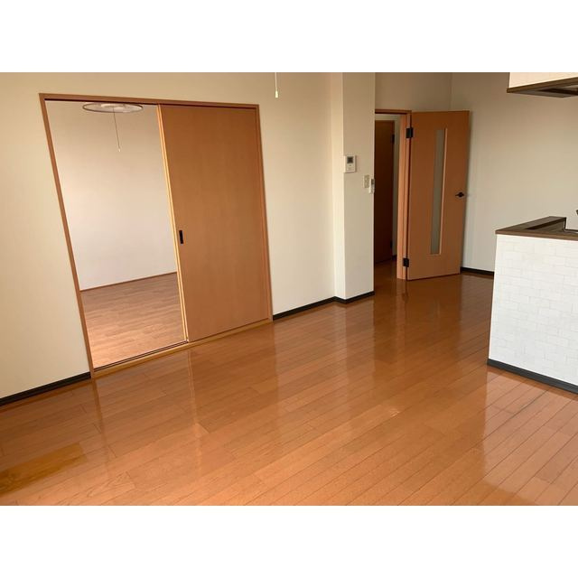 ビクトリーマンションの居間・リビング