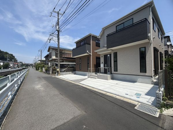 座間市栗原中央1丁目新築戸建て　1号棟の前面道路含む現地写真|前面道路含む現地写真です