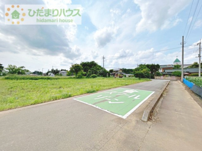【前面道路含む現地写真】 | つくば市上岩崎　古屋付き売地