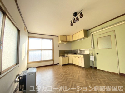 【居間・リビング】 | ◎収益物件◎貝塚ハイツ | 号室により間取り・内観が異なります。