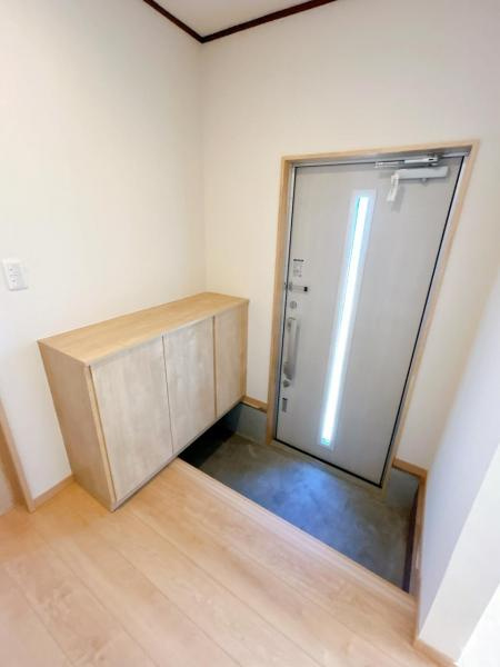 八戸市大字沢里字沢里山の洋室