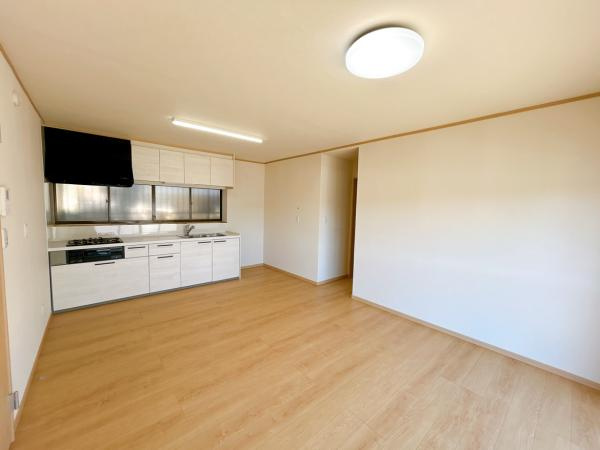 八戸市大字沢里字沢里山のキッチン