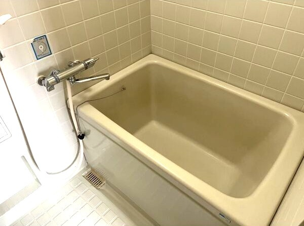 ロアール赤池の浴室