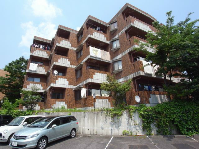 ロアール赤池の駐車場