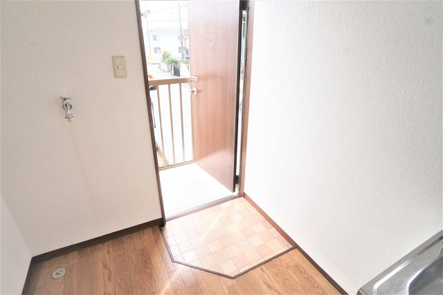 津田沼ハイツの玄関