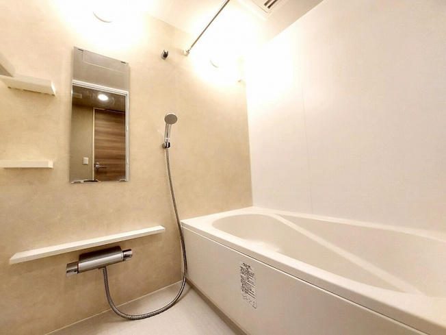 【浴室】 | アドグランデ朝霞台　(志木本店) | 浴室(2025年5月)撮影
カビ対策や衣類乾燥に便利な浴室乾燥機完備の浴室。