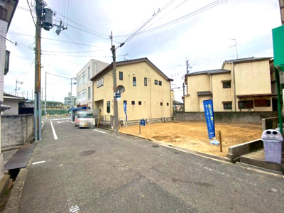 【前面道路含む現地写真】 | 【プレイワーク上町】城内小・土地30坪・建築条件なし・更地渡し | 前面道路含む現地写真です