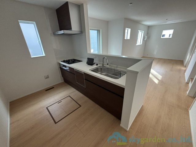 秦野市今泉24-1期　新築戸建　全2棟1号棟のキッチン