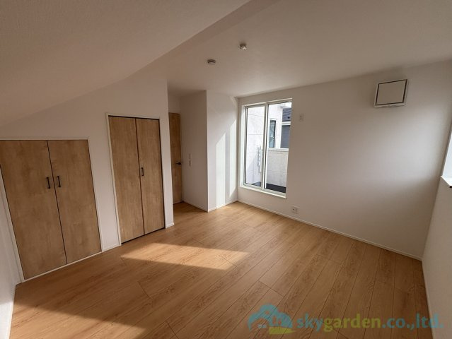 秦野市今泉24-1期　新築戸建　全2棟1号棟の洋室