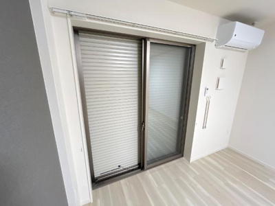 【内装】 | カンパニュール | 窓シャッター、複層ガラス