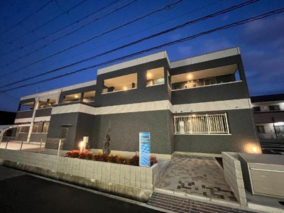 【エントランス】 | カンパニュール | 外観写真（昼）