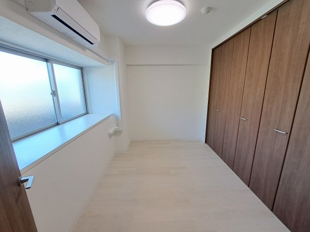 ＧＲＯＯＶＥ上甲子園レジデンスの寝室