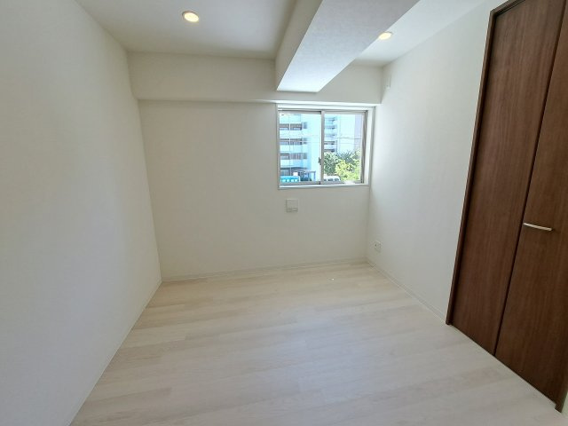 ＧＲＯＯＶＥ上甲子園レジデンスの洋室