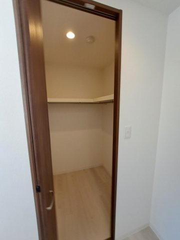 ＧＲＯＯＶＥ上甲子園レジデンスの収納