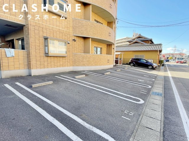 サンコートHITOTSUGI　　刈谷市の賃貸ならクラスホーム刈谷店の駐車場