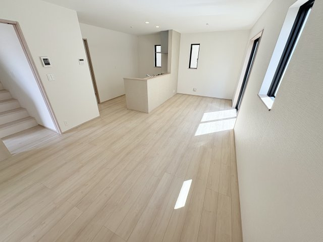 明石市魚住町中尾　新築戸建B号棟の居間・リビング