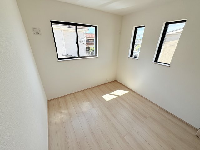 明石市魚住町中尾　新築戸建B号棟の洋室