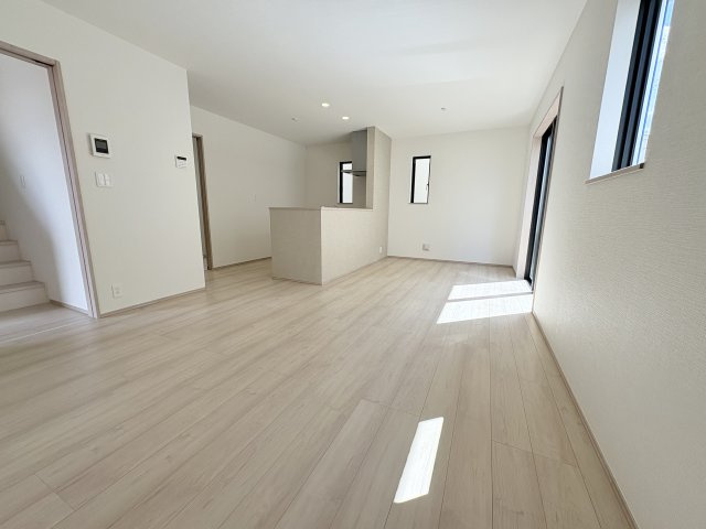 明石市魚住町中尾　新築戸建B号棟の居間・リビング