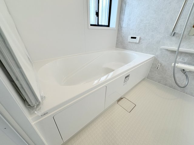 明石市魚住町中尾　新築戸建B号棟の浴室