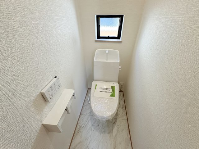 明石市魚住町中尾　新築戸建B号棟のトイレ