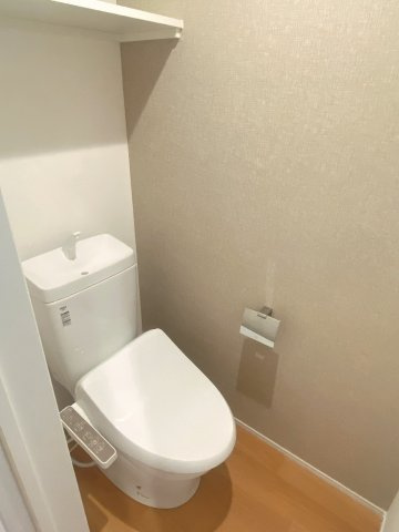 【トイレ】 | KentoLily 高宮 | 別号室の写真になります。現況優先。