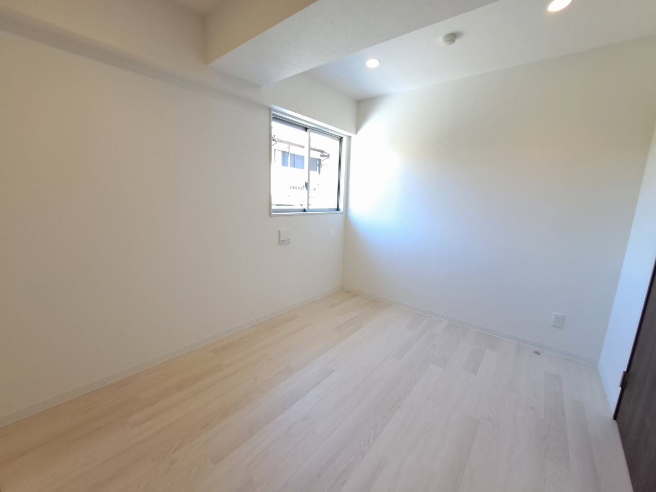 ＧＲＯＯＶＥ上甲子園レジデンスの洋室