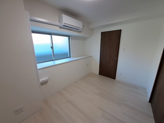 ＧＲＯＯＶＥ上甲子園レジデンスの寝室