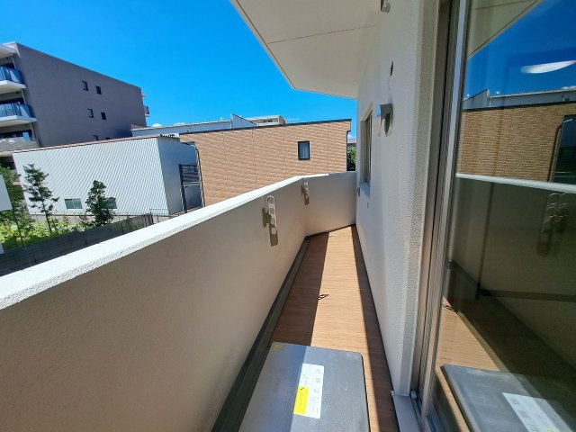 ＧＲＯＯＶＥ上甲子園レジデンスのバルコニー