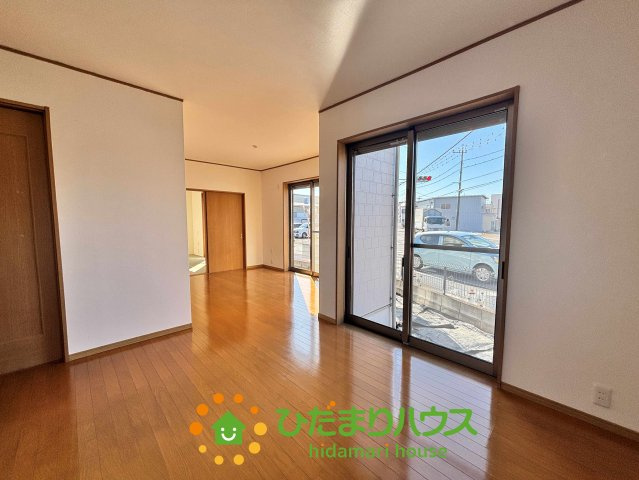 加須市久下1期　中古一戸建ての居間・リビング