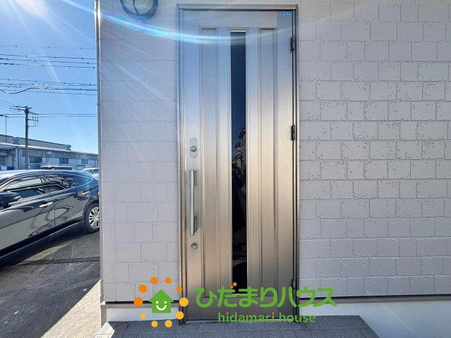 加須市久下1期　中古一戸建ての玄関