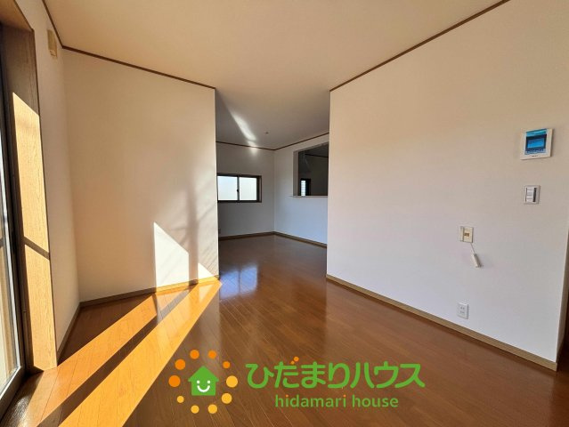 加須市久下1期　中古一戸建ての居間・リビング