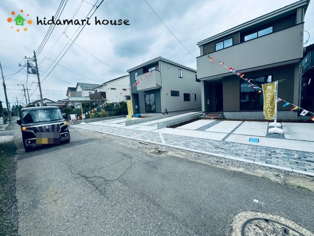 見沼区大和田町1期　新築戸建　アーバンスタイル02の前面道路含む現地写真