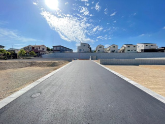 【前面道路含む現地写真】