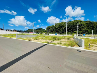 【前面道路含む現地写真】