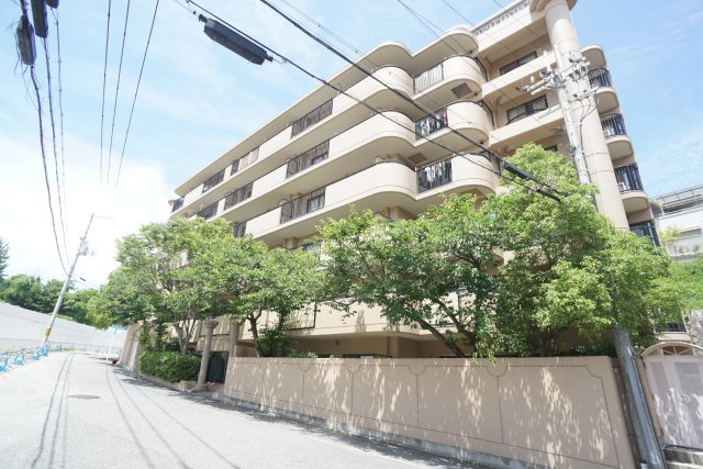 ルジェンテ・リベル宝塚千種の外観